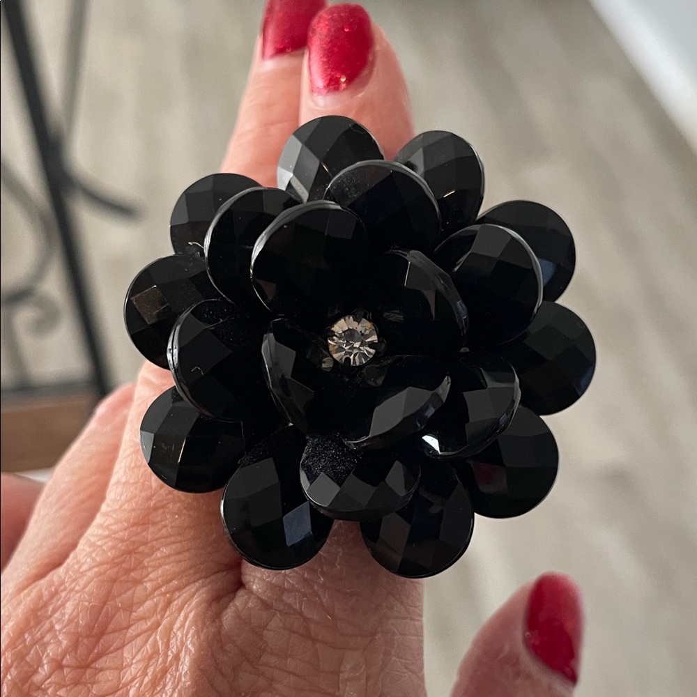 Statement Adjustable Floral Ring Set in Black and Gray - Picture 6 of 10